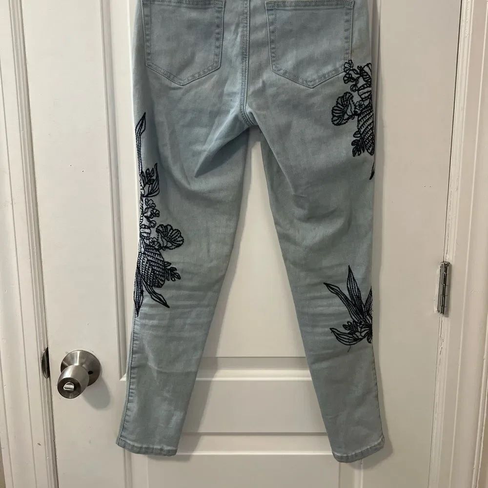 Jeans - Picture 3 of 6